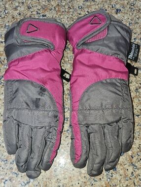 3M Thinsulate Youth Pink and Gray Insulated Gloves Size Juniors 4-7